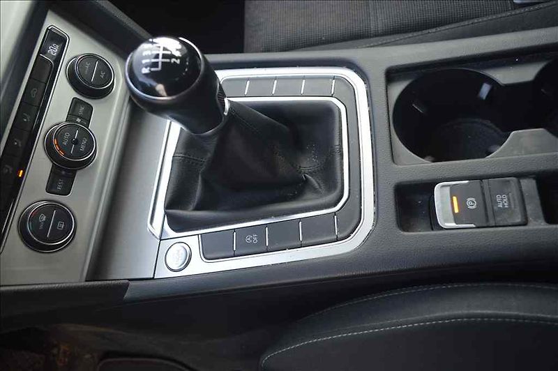 Volkswagen Passat (2017) VARIANT1,6 TDI BMT - fotka 16 z 22