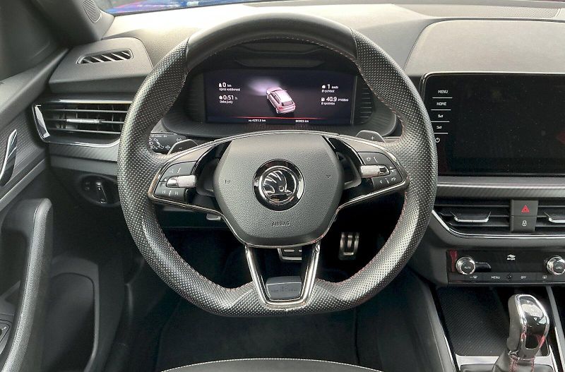 Škoda Kamiq (2021) 1.0 TSI DSG Monte Carlo - fotka 22 z 31