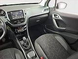 Peugeot 2008 (2018) 1.2 PureTech, ČR,1.maj - náhled 8