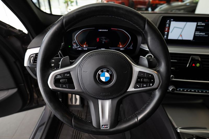 BMW Řada 5 M550d xDrive/HarmanKardon/Vent - fotka 5 z 24