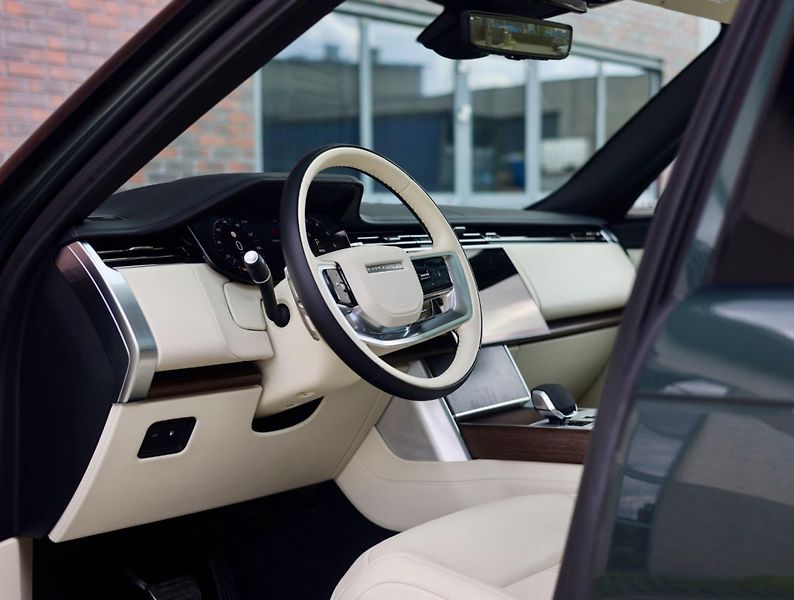 Land Rover Range Rover (2024) P460e Autobiography LWB - fotka 37 z 50