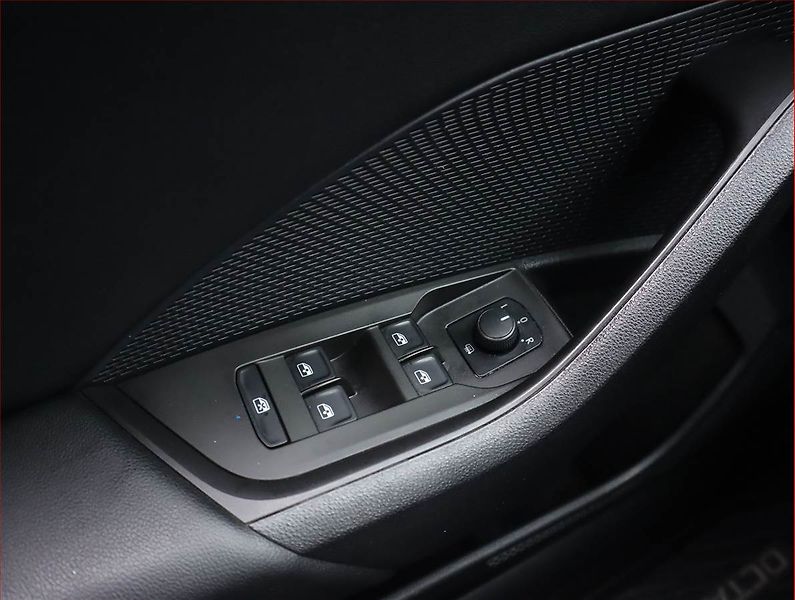 Škoda Octavia (2021) Ambition 1.5 TSI, Tempomat - fotka 13 z 20