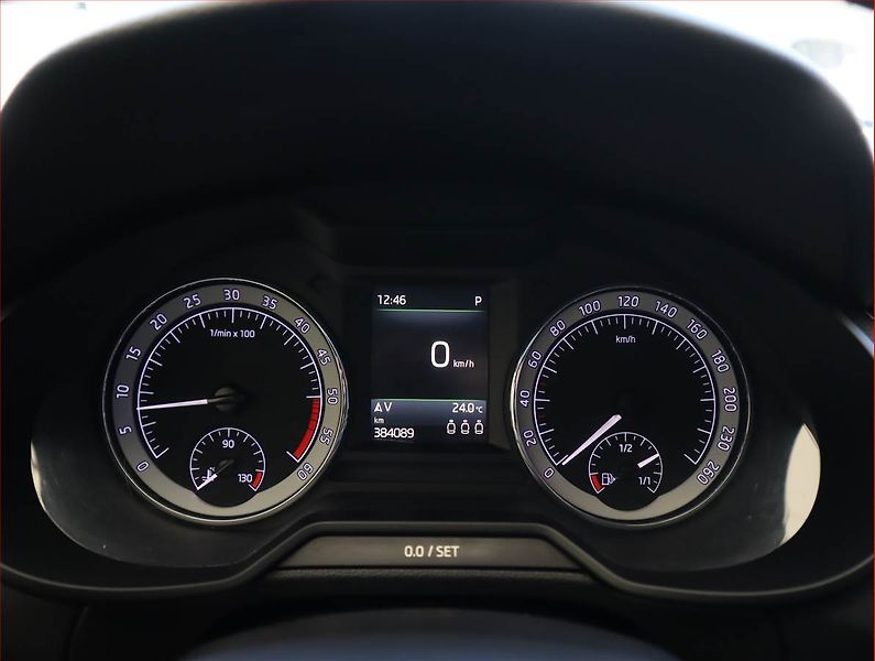 Škoda Octavia (2017) 2.0 TDI, Automat, Navi - fotka 11 z 20