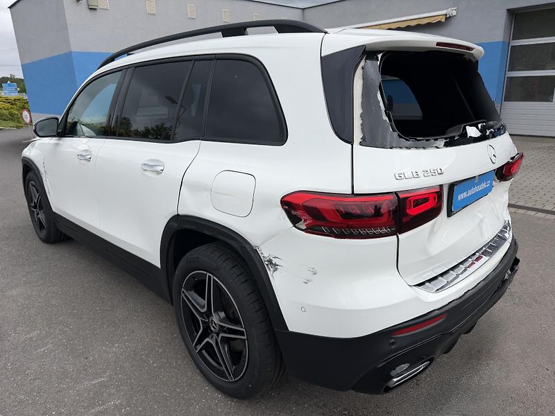 Mercedes-Benz GLB 250 165kW 4MATIC AMG LINE  - fotka 5 z 25