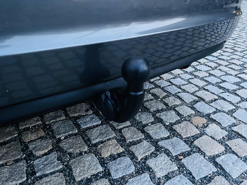 Volkswagen Sharan 2.0TDI MAN 7MÍST TAŽNÉ KAMERA - fotka 19 z 46
