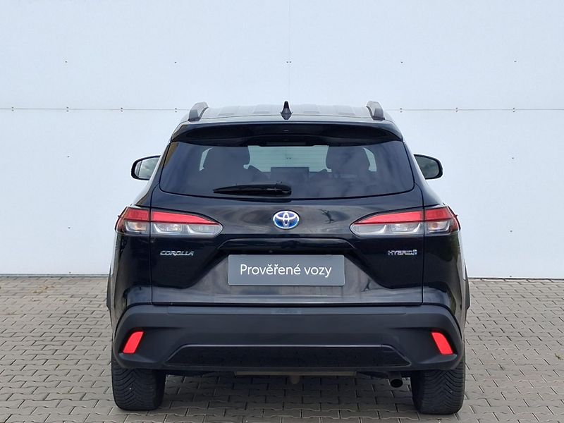 Toyota Corolla Cross 2.0 HSD e-CVT Style - fotka 9 z 21