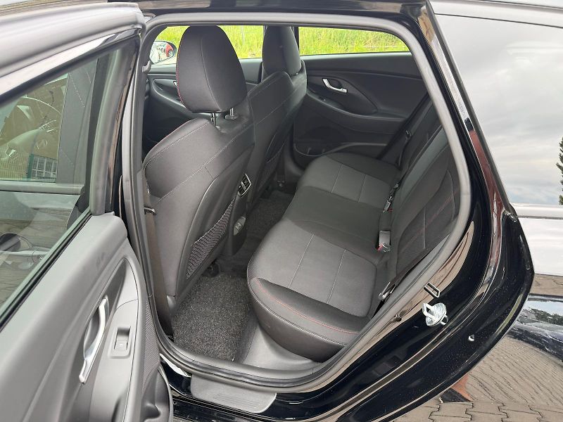 Hyundai i30 1.5 T-GDI MHEV DCT N-Line - fotka 25 z 29