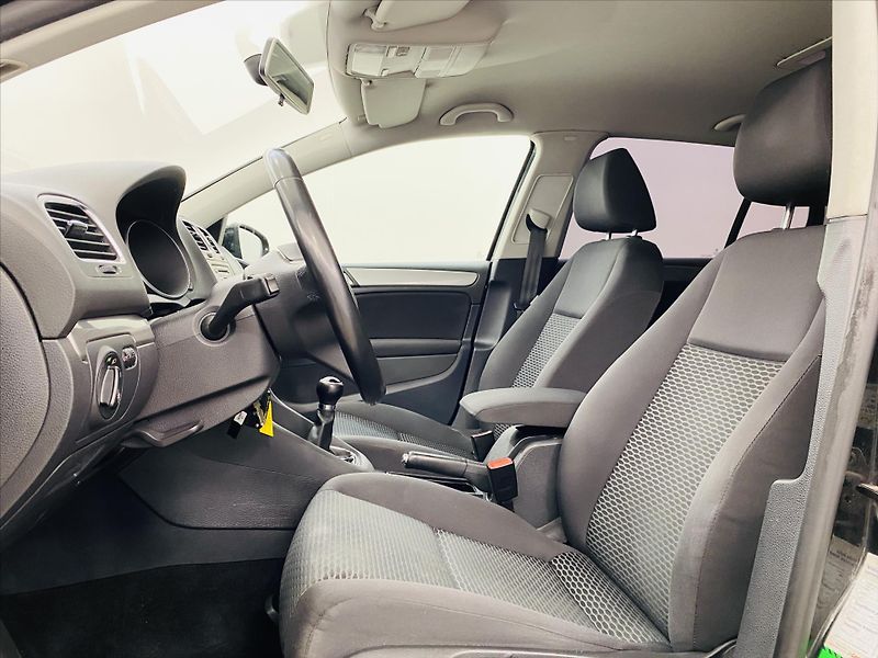 Volkswagen Golf 1,6 TDI Aut. Klima ČR - fotka 5 z 22