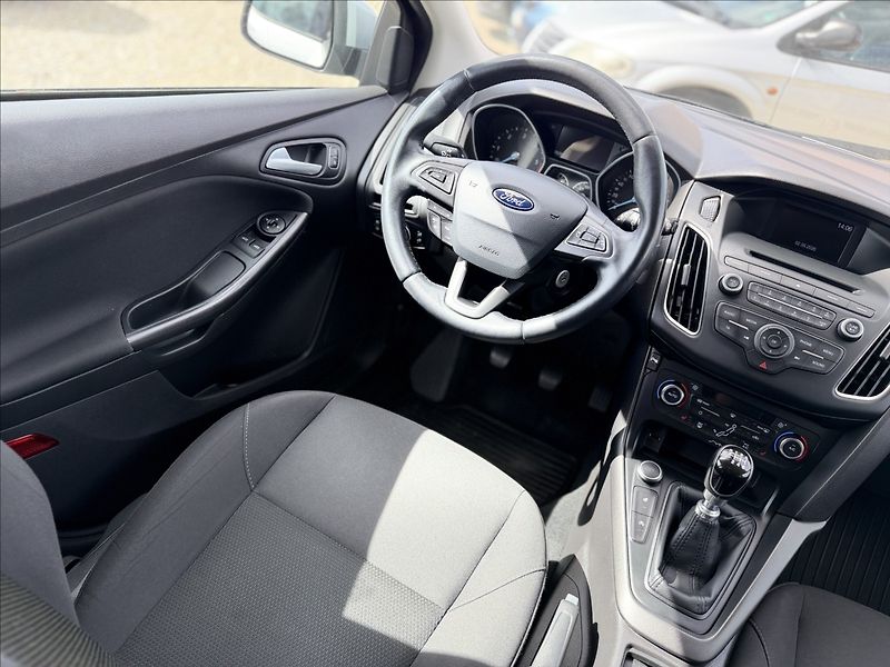 Ford Focus 1,5 TDCi - fotka 21 z 25