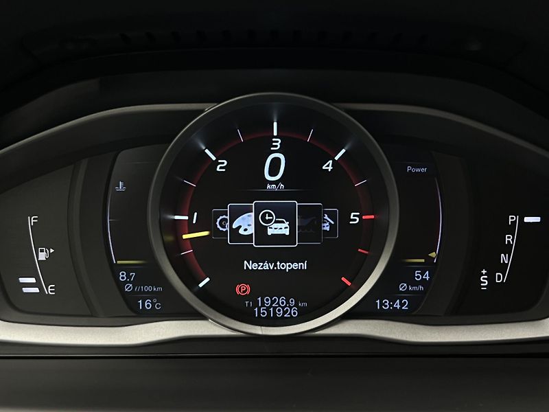 Volvo XC70 D4 SUMMUM AUT  - fotka 26 z 40
