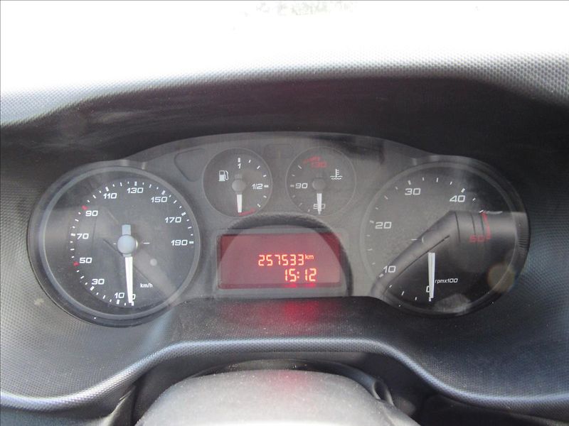 Iveco Daily 2,3 L4H4 115kW Maxi  35S16 - fotka 11 z 32