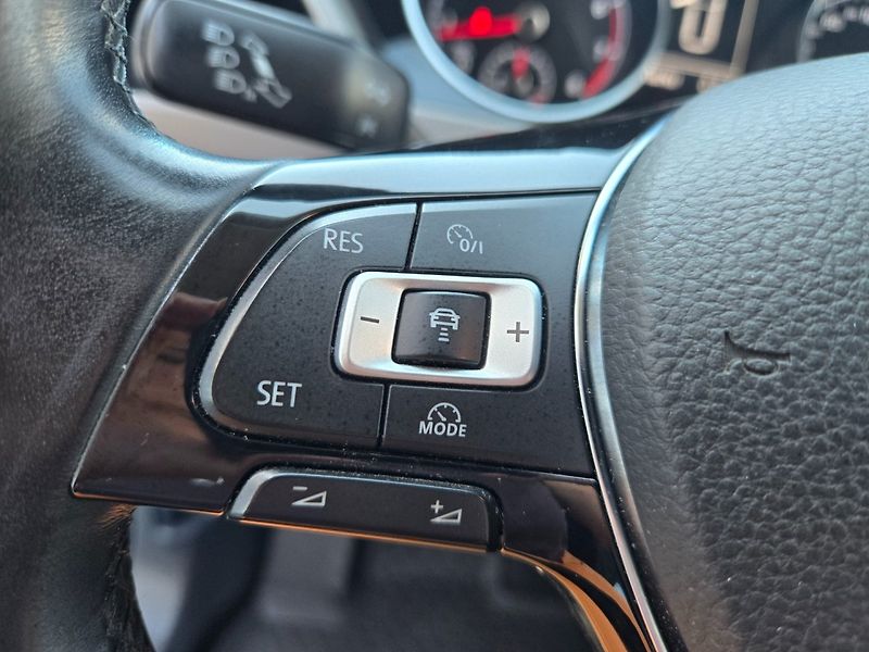 Volkswagen Touran (2016) 1.2 TSI Serviska,Tažné - fotka 10 z 33