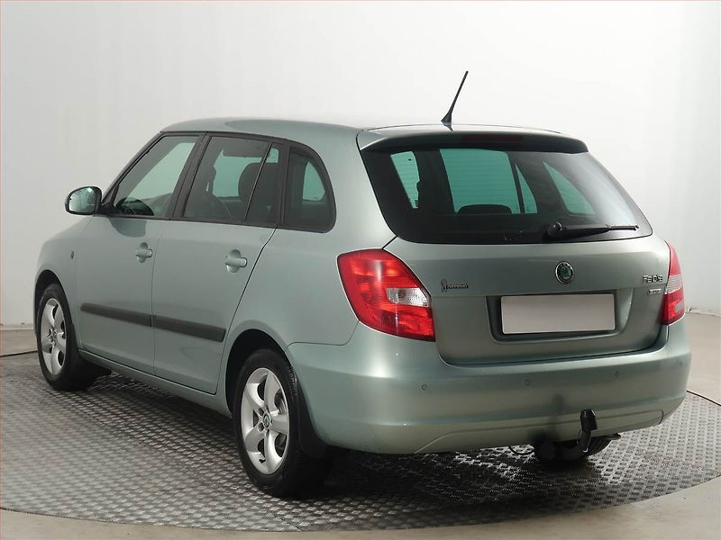 Škoda Fabia (2011) Elegance 1.2 TSI, Tempomat - fotka 4 z 15