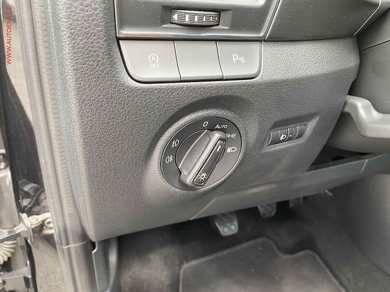 Škoda Fabia (2016) 1.2 TSi, Style, výhřev sed - fotka 15 z 16