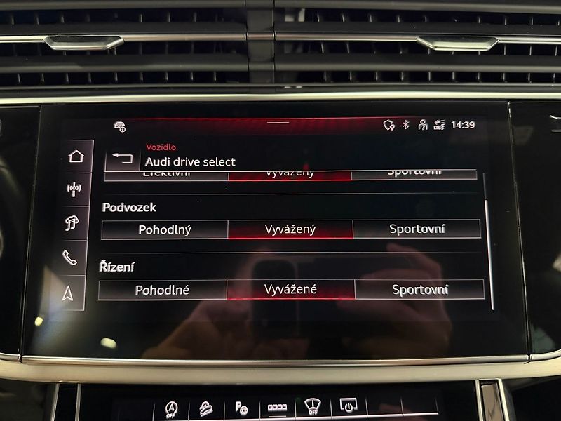Audi Q8 50TDI QUATTRO S-LINE, WEBASTO, - fotka 24 z 36