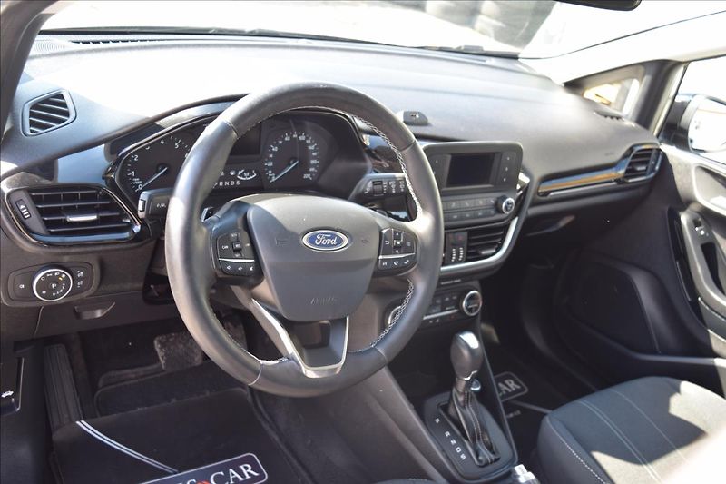 Ford Fiesta 1,0 i 73KW AUTOMAT NÍZKÉ KM - fotka 14 z 45