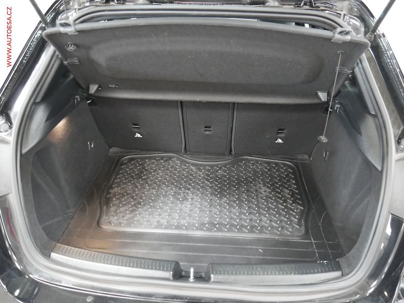 Mercedes-Benz Třídy A (2020) 1.3i, ČR, AC, LED, výhřev - fotka 7 z 25