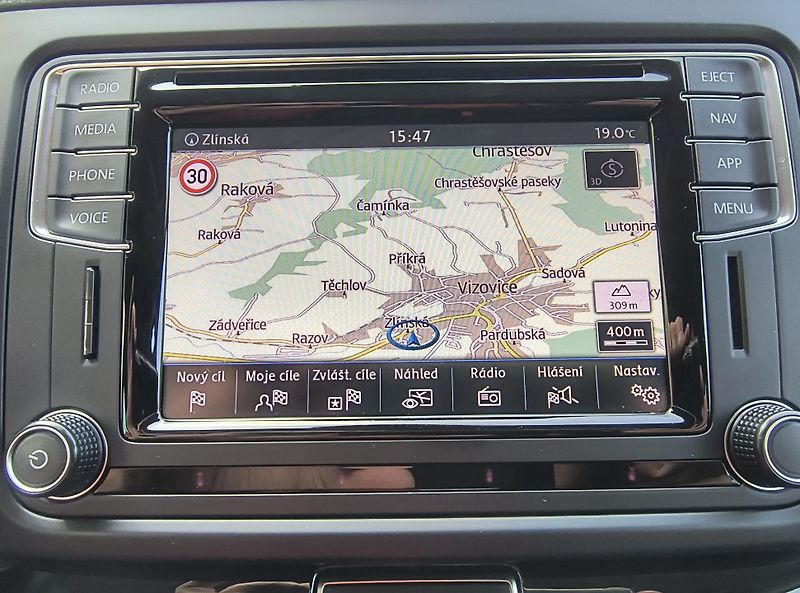 Seat Alhambra (2021) 1.4 TSI DSG 110KW/ NAVI/KAMERA - fotka 40 z 58