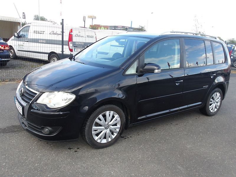 Volkswagen Touran 2,0TDi 103kW PĚKNÝ ! - fotka 1 z 26