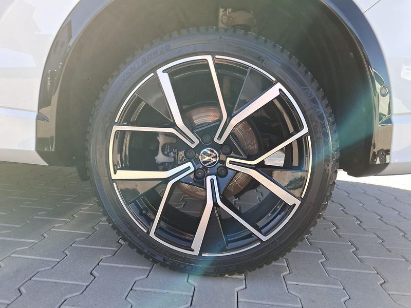 Volkswagen Tiguan TDI 4M R-Line DCC HuD Pano H/K - fotka 7 z 19