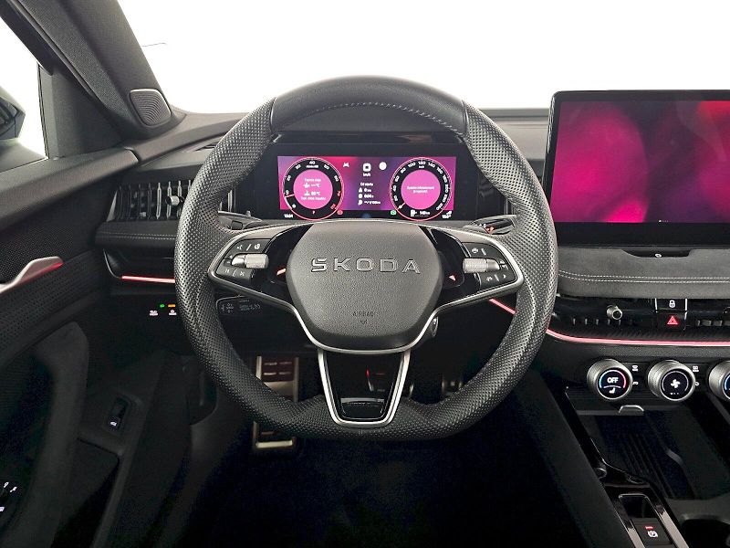 Škoda Superb (2025) 2.0 TSI 195kW 4X4 Sportline TA - fotka 12 z 35