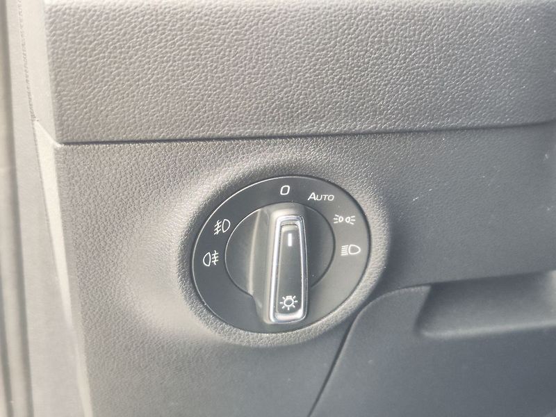 Škoda Karoq 2.0 TDI/140kW Style DSG 4x4 - fotka 34 z 36