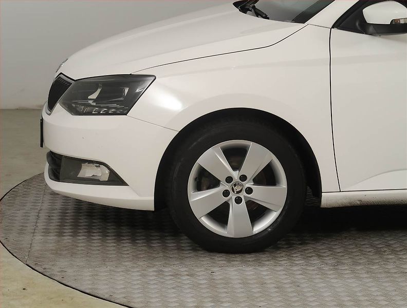 Škoda Fabia (2015) Style 1.4 TDI, Park. senzory - fotka 14 z 21