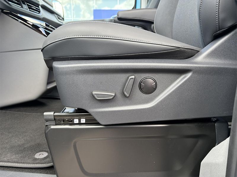 Ford Tourneo Custom (2026) Active L1, Tourneo, 2.0 EcoBlu - fotka 12 z 19