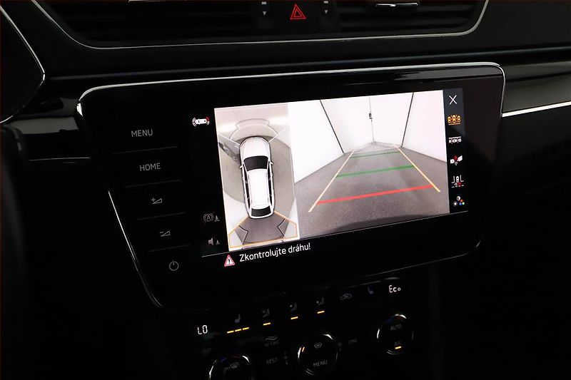 Škoda Superb (2022) Laurin&Klement iV 1.4 TSI PHEV - fotka 10 z 23