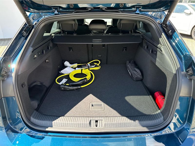 Volkswagen ID.7 Tourer Pro People 77 kWh - fotka 22 z 26