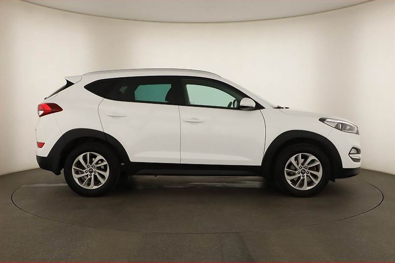 Hyundai Tucson (2016) 1.7 CRDi, Serv.kniha, Navi - fotka 6 z 14