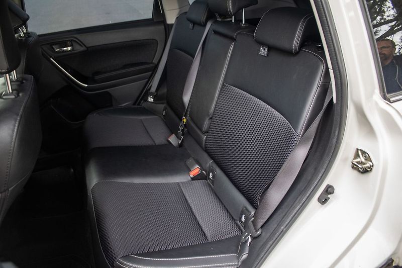 Subaru Forester - fotka 21 z 22