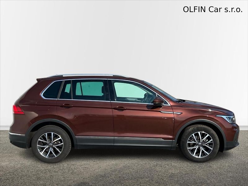 Volkswagen Tiguan 1,5 TSi 110 kW LIFE - fotka 3 z 27