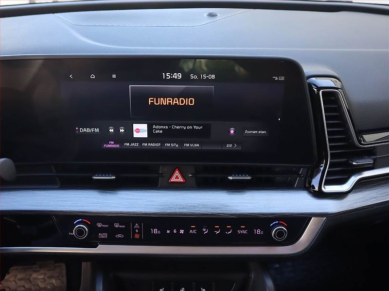 Kia Sportage (2022) 1.6 T-GDI MHEV - fotka 12 z 23