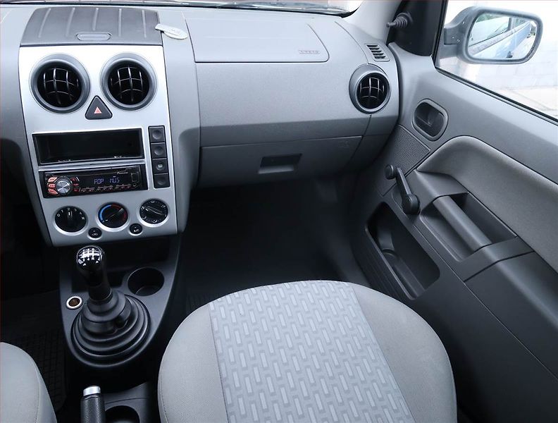Ford Fusion (2005) 1.6 TDCi, nová STK, Tažné - fotka 8 z 13