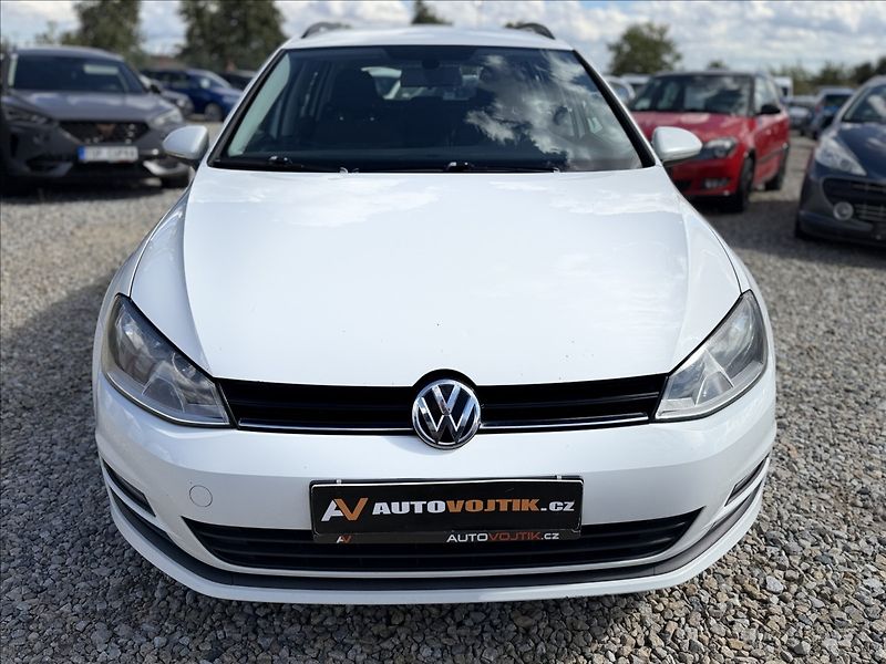 Volkswagen Golf 1,6 TDI NAVIGACE +SADA ALU KOL - fotka 2 z 25