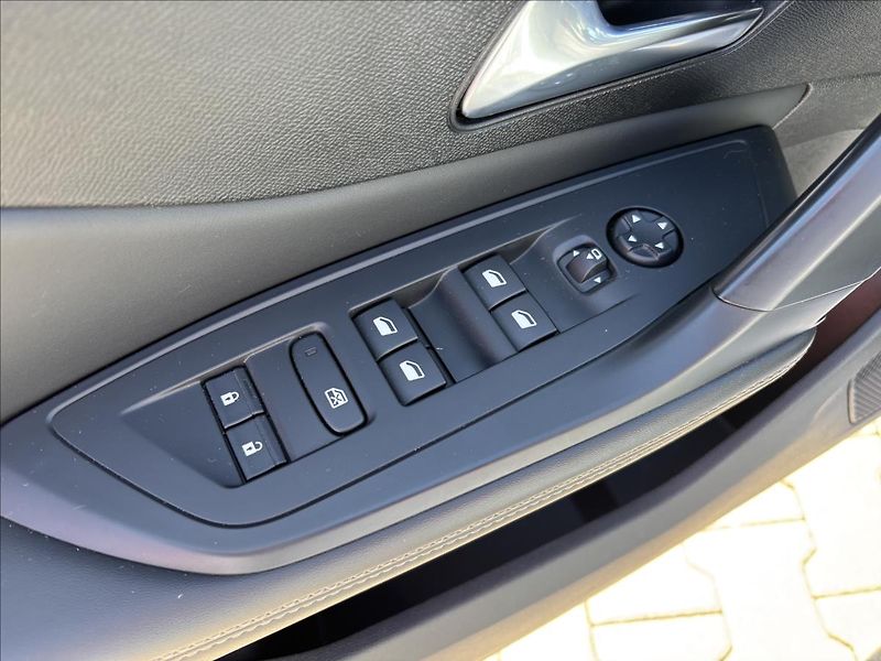 Peugeot 308 1,5 HDi 96kW Allure AUT DPH - fotka 25 z 47