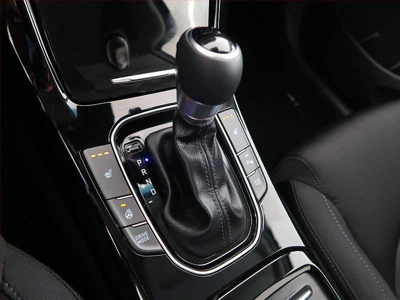 Hyundai i30 (2025) 1.0 T-GDI, Style, FullLed - fotka 13 z 19