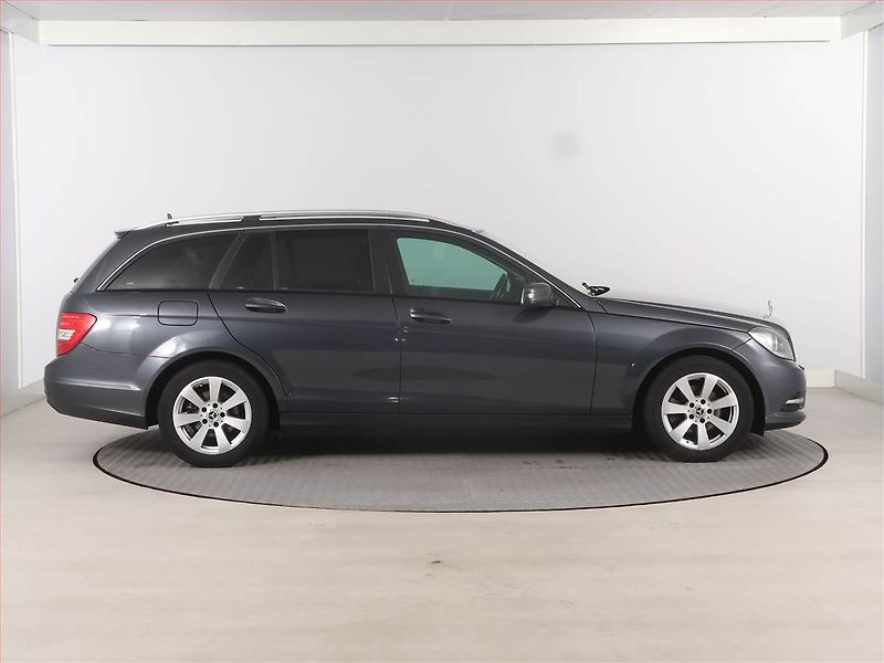 Mercedes-Benz Třídy C (2013) C 200 CDI, Automat, Serv.kniha - fotka 6 z 17