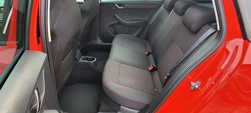Škoda Rapid (2014) 1,2TSi 77kW Xenony StylePlus - fotka 13 z 37