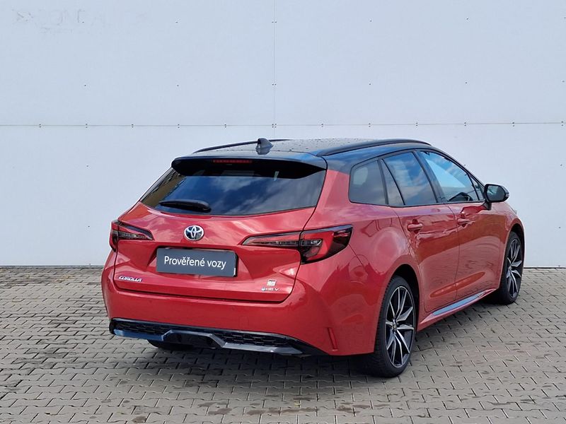 Toyota Corolla 1.8 HSD e-CVT GR Sport - fotka 2 z 21