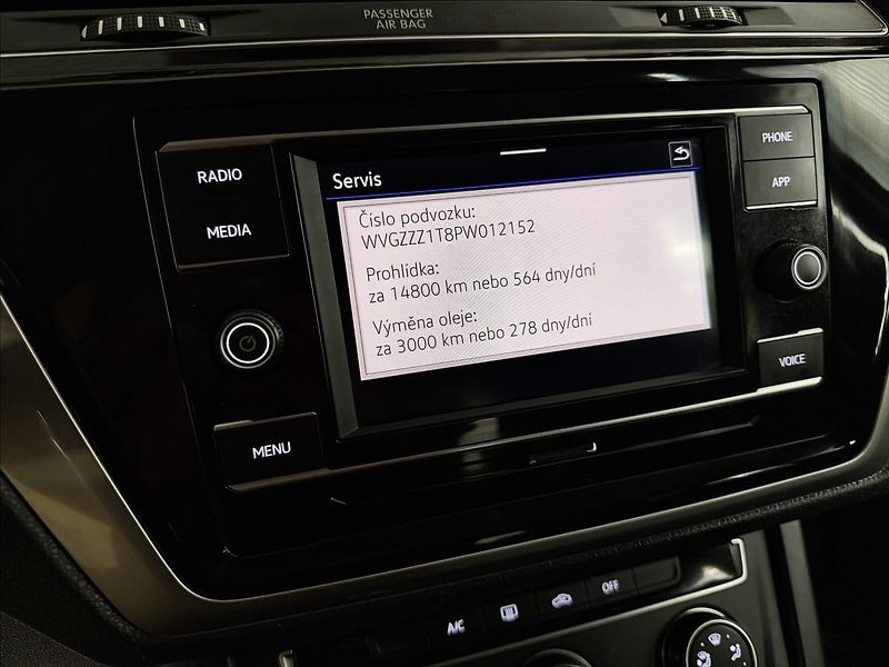 Volkswagen Touran 2.0TDI 2XKOLA 1MAJITEL 84KM! - fotka 20 z 37