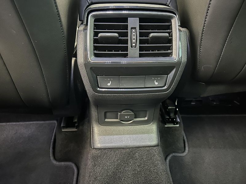 Škoda Karoq 2.0 TDI Top selection - fotka 18 z 24