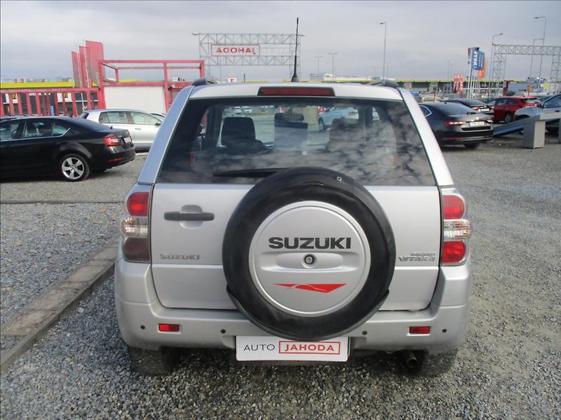 Suzuki Grand Vitara 1,6 i, 4x4,klimatizace,2.maj, - fotka 7 z 22