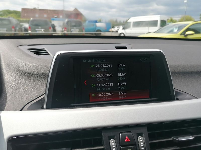 BMW X1 (2020) 18D 110kw X-Drive ČR LED - fotka 19 z 25