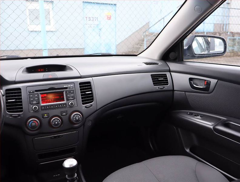 Kia Magentis (2011) 2.0 CRDi, Serv.kniha, nová STK - fotka 8 z 16