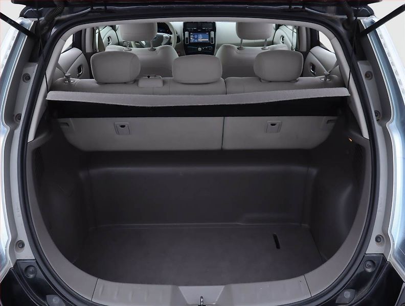 Nissan Leaf (2012) 24 kWh, SoH 62%, Automat - fotka 13 z 17