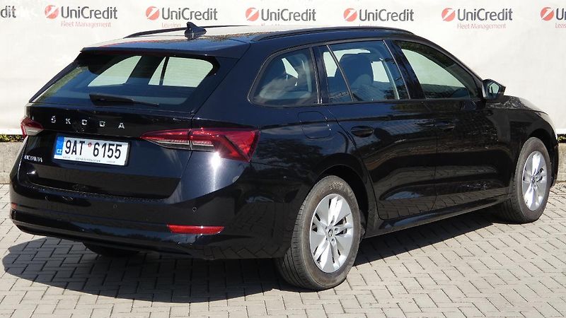 Škoda Octavia Combi 2,0 TDI Ambition - fotka 3 z 22