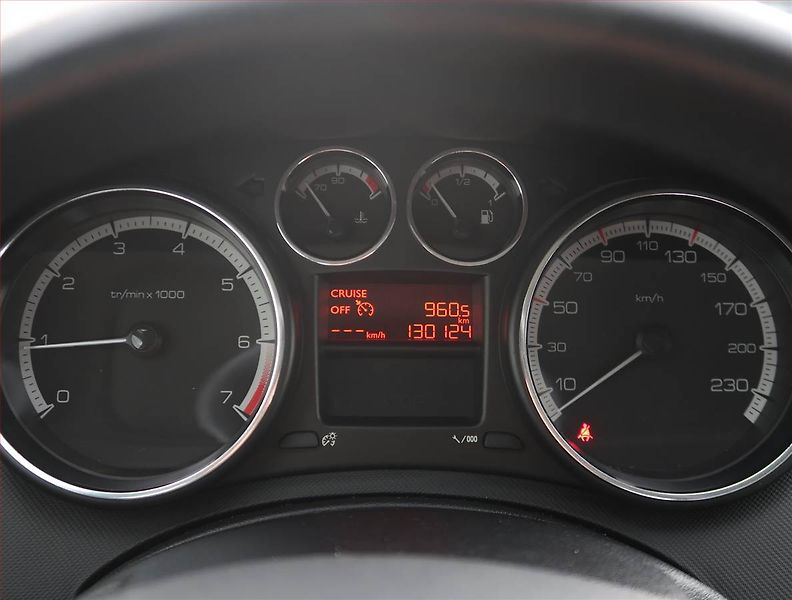 Peugeot 308 (2012) 1.6 VTi, ČR,1.maj, Serv.kniha - fotka 11 z 17