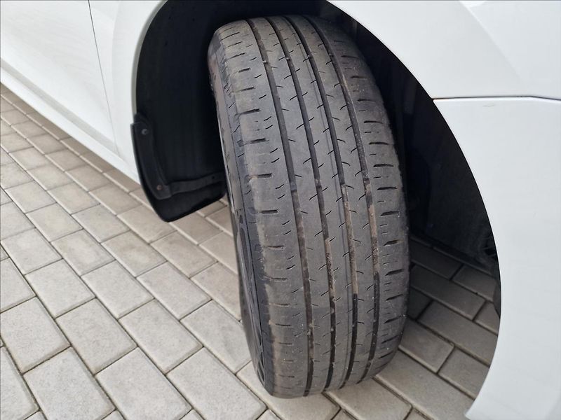 Škoda Octavia 2.0 TDI 110kW Combi,ČR,1.Maj. - fotka 46 z 50